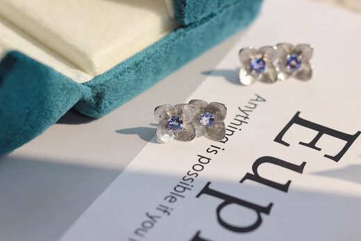 Shien natural tanzanite earrings for women sterling silver gold-plated inlaid four-leaf clover blue gemstone earrings earrings gift earrings blue