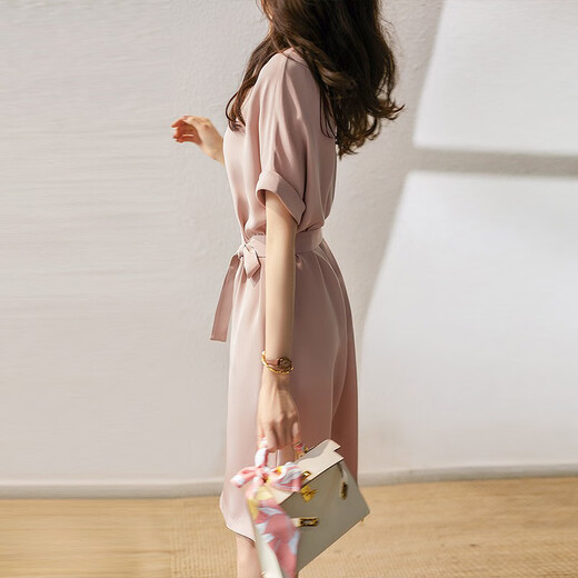 Ehangy International Light Light Light Luxury Dress Summer Женская одежда 2025 Новая слабая тонкая и удобная маленькая шелковая юбка Мустанг Розовая [высококачественная подарочная коробка] l