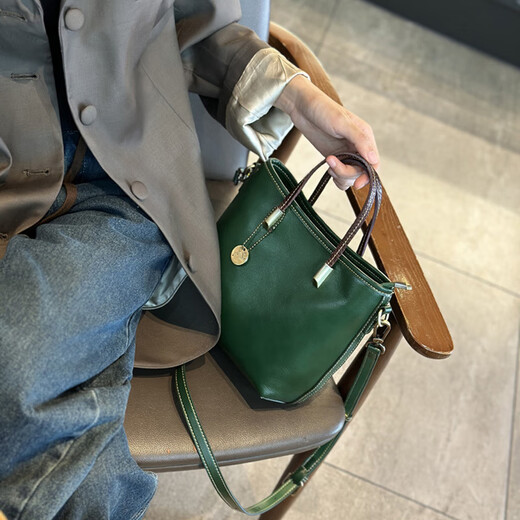 Sac de luxe de tout le sac de luxe en cuir authentique pour chaton de la mode pour femmes sac à main rétro sac à main à une épaule sac à bobe à corps à une épaule.