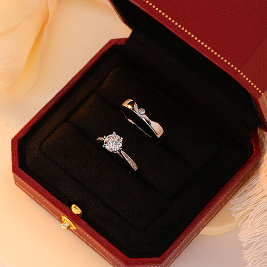 Core luxury simulation ring wedding ring, a male and female couple, fake diamond ring, live ring, wedding scene props, engagement exchange, beloved live ring for women