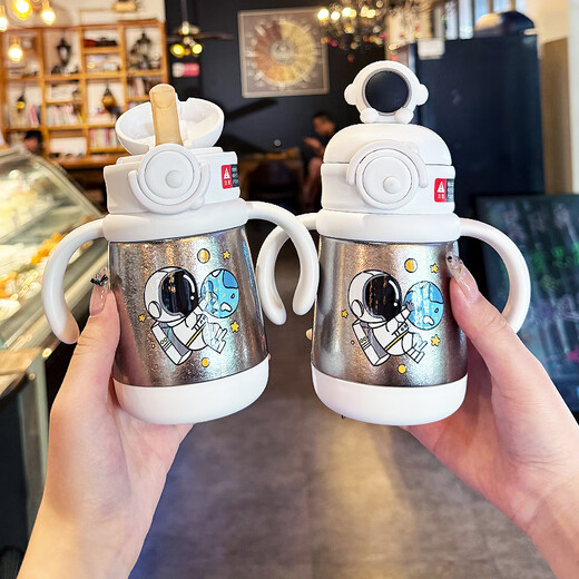 GULOO Pure Titanium Children's Straw Thermos Cup Baby Learning Drinking Cup with Handle Bottle Kindergarten 1-3 Years Old Special Water Cup Silver Astronaut Long-lasting Antibacterial Preservation 300ml