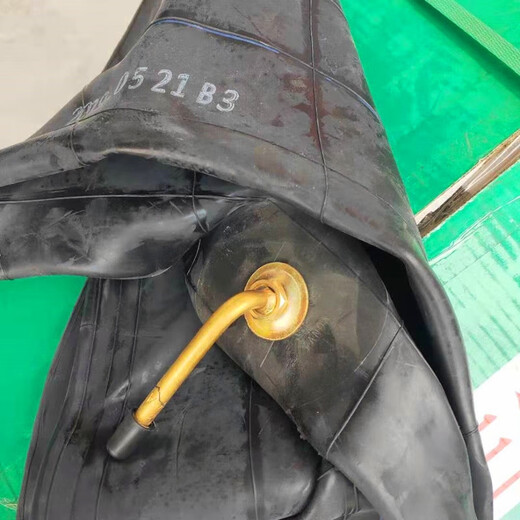 Litian automobile inner tube, agricultural truck butyl rubber 500/600/650/700/825-12-13-14-15-16-20 butyl inner tube 700/650R15 long mouth