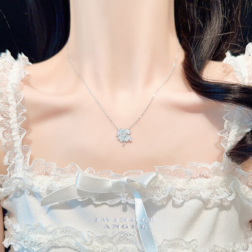 Twinkle Angel luminous four-leaf clover necklace female shell sweet girl bow clavicle chain Valentine's Day birthday gift for girlfriend ice blue four-leaf clover necklace