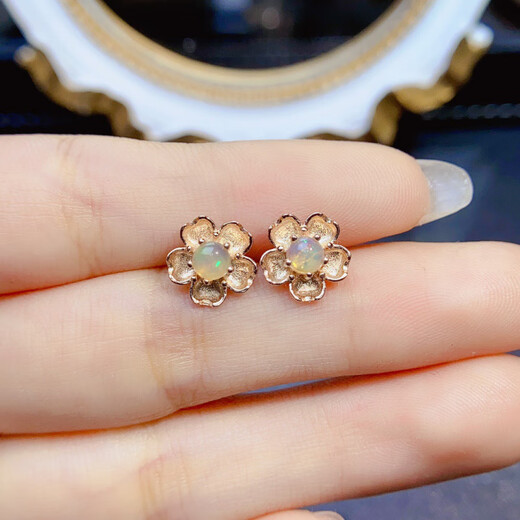 Fat Donglai's same style natural opal earrings crystals are completely clear and sparkling, S925 silver precision inlaid as a gift to my girlfriend