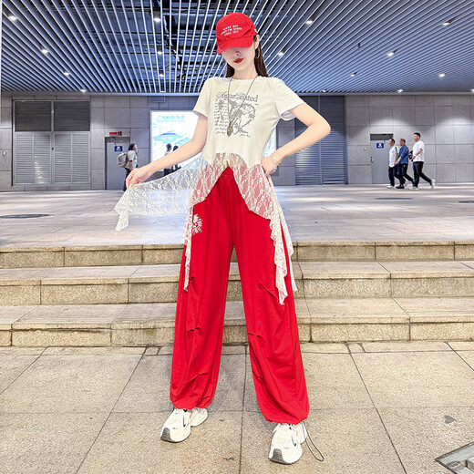 Groupe de filles coréennes Jazz Dance Performance Costume Costume adulte étudiant Red Suit Performance Costume 8827 Red Top + 6627 Pantalon blanc M [80-105Jin [Jin est égal à 0,5 kg]] Taille universelle