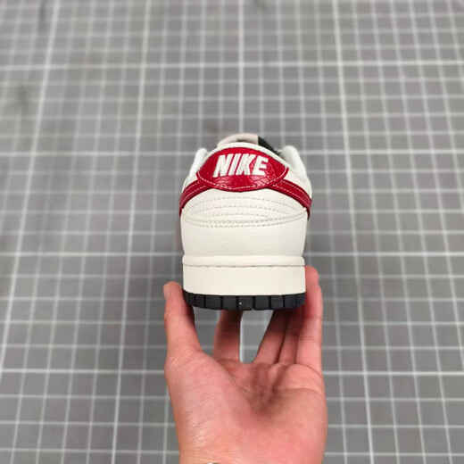 Nike (Nike) High-End-Anpassung, Co-Branded Outdoor-Wanderwanderungs-Low-Top-Freizeitschuh xx9930-030 Red Hook und weißes Anpassungsmodell ohne Rückgabe und Austausch 37.5