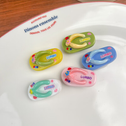 Funny Cartoon Beach Slippers Hairpin Duck Clip Cute and Doesn’t Hurt Hair Mini Children’s Hair Accessory Hairpin Cute Small Clip 3 pieces Random No Jam