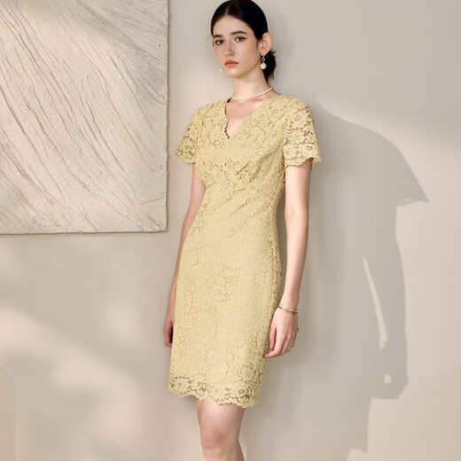 Roeyshouse French Spitze V-Ausschnitt gelbes Kleid für Frauen 2025 Sommer neu eleganter schlanker Hüftrock 12178 Gelb 2xl