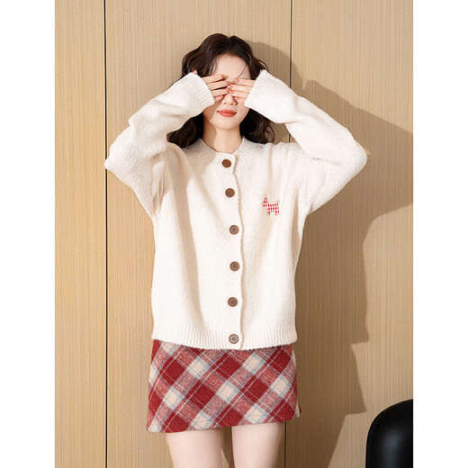 Tangshi 2025 Autumn Women's Cardigan Sweater with Patch Embroidery Detail on the Chest
