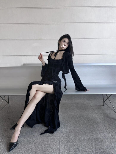 
XIARXENEU (XIARXENEU) slit suspender dress looks slim and temperament backless A-line skirt 3886 people collect pure hot girl Hepburn style waist-hugging black dress shawl jacket-KiissEN1 S [Suggestion 80-90Jin [Jin equals 0.5 kg]]