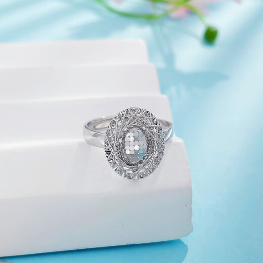 Laofu Gold Platinum Hollow Live Wire Wound Fish Scale Dove Egg Ring for Girlfriend as a Birthday Gift, About 6.43g