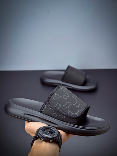 
GY Jinlilai slippers men's trendy summer wear 2025 new flip-flops soft sole anti-odor beach shoes popular men's shoes black 6189 38
