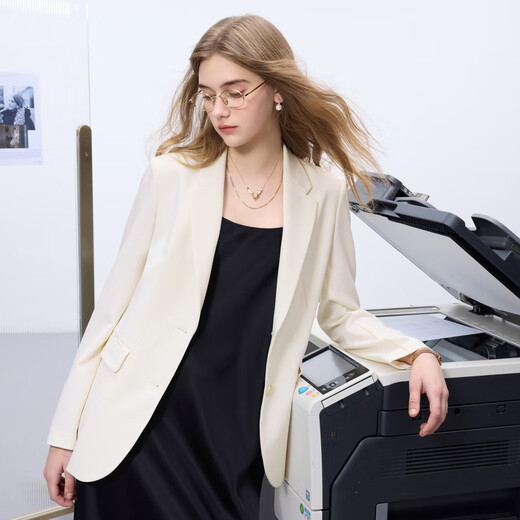 Sancai 2025 Spring New Light Workplace Blazer Right Shoulder Long Sleeve Top Single Breasted Commuting Z