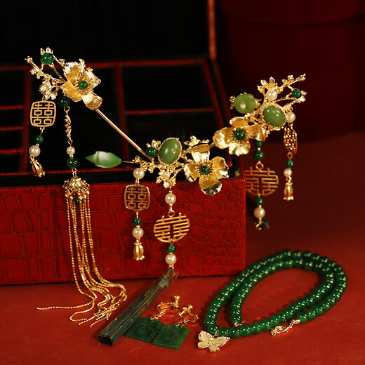 Qianjun dragon and phoenix gown headdress new Chinese style Xiuhe 2025 new bride ancient style Hanfu emerald Xiuhe wedding hair accessories