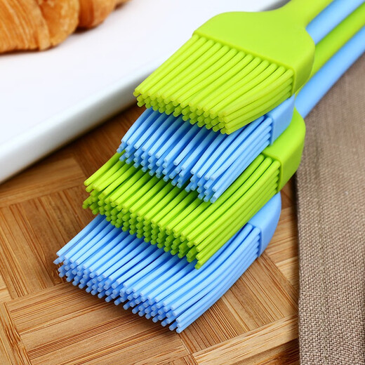 Isama oil brush household high temperature resistant silicone brush kitchen barbecue baking pancake cake egg yolk pastry brush oil brush food grade small oil brush small silicone brush (random color)