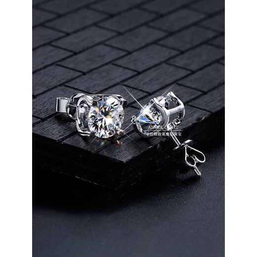 Nilan Fat Donglai same style pt950 platinum moissanite earrings Pt950 classic bull head four claw moissanite 18K gold ears 18K gold 6 carats*2 a pair of 12 carats in total