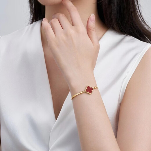 ANST Old Phoenix Gold Store's popular double-sided four-leaf clover bracelet is a gift for your girlfriend, a light luxury gold-plated 18K gold-plated titanium steel bracelet, black