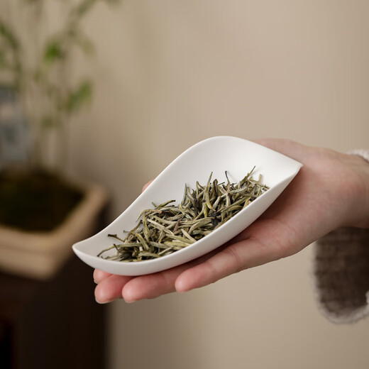 Wen Yijia white porcelain tea tea dispenser ceramic tea spoon tea set two-piece set household tea spoon tea lotus tea ceremony accessories Ding kiln Yayun tea set + bamboo tea dial rice white