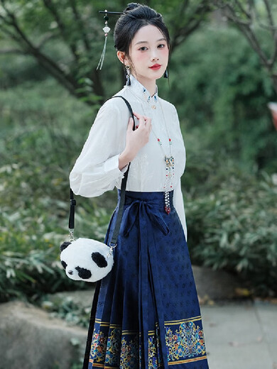 Ran Yilans Oberteil mit demselben Pferdegeflügelrock, neuem chinesischem Stil besticktes Hemd für Frauen 2024 Frühlings- und Herbst-neues Hemd Antike Style 12041 White Top s