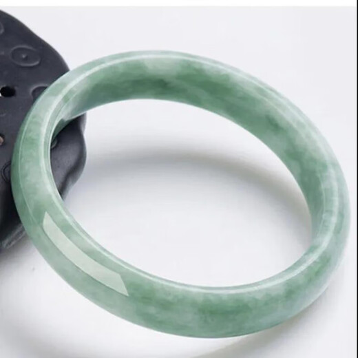 Fat Donglai quality calcite jade bracelet for women emerald color jade bracelet light green jade bracelet for women light green 56 suitable for 90-105 Jin Jin equals 0.5 kg