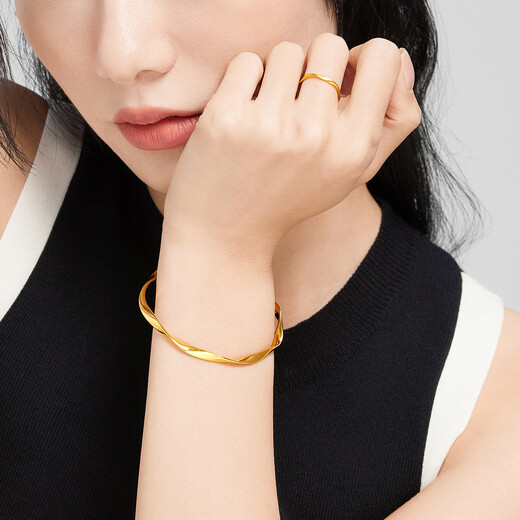 Lukfook Jewelry gold ring Möbius ring Fuman heirloom pure gold solid couple ring price No. 10 - about 1.60 grams