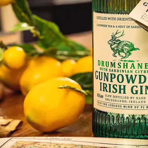 Jitu Irish Original Bottle Importé Certe Antler Lapin Feu Flame California Orange Gin Gin Drumshanbo Gun Pown Gin Blue and White Porcelain Collector's Edition 700ml