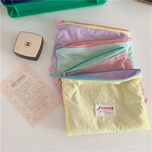 
Fan Ye’s Korean version of ins storage bag, large capacity makeup bag, change lipstick storage bag, miscellaneous bag, travel toiletry bag, portable color contrast makeup bag [mint green 16*22cm]