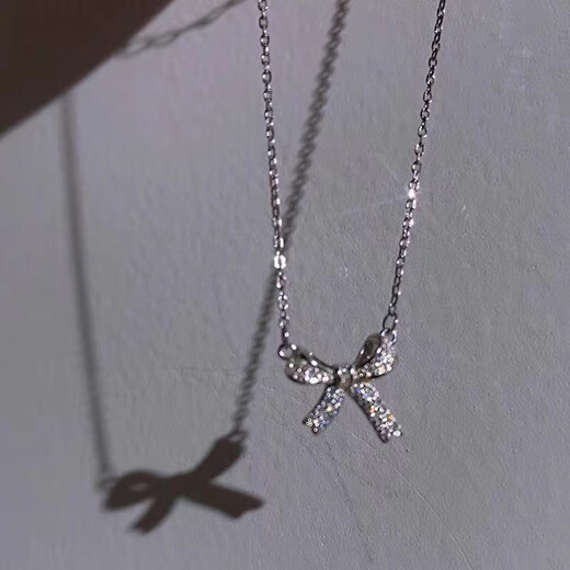 Nilan Fat Donglai's same style pt950 platinum bow necklace PT950 women's summer light luxury 18 clavicle chain for Valentine's Day for girls.