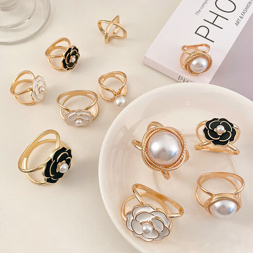 Multifunctional silk scarf buckle 2025 new high-end square scarf shirt streamer bow knotted coat belt button 7-piece suit a week, not the same every day