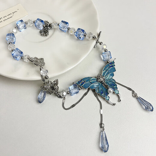 Forest style blue crystal butterfly pendant necklace for women, light luxury and super fairy, high-end sweet and cool necklace gift box for girlfriend Blue crystal butterfly necklace, gift box for girlfriend