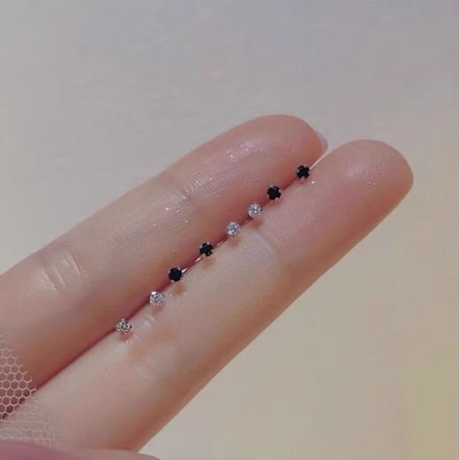 Liangshihuan S999 sterling silver earrings for girls, full silver ear piercing for sleeping, no removal required, exquisite mini simple anti-clogging ear bone nails for women, S999 silver earrings, one pair