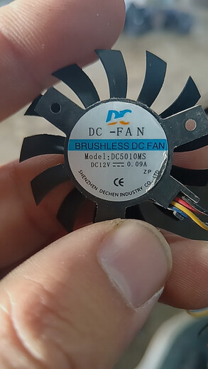 VYOPBC multiple 5v12V Caisse enregistreuse de la carte mère Contrôle de la carte mère Éventail de radiateur diamètre silencieux Diamètre 44 mm Distance de trou 3527 5V Distance de trou équilatéral 27 mm