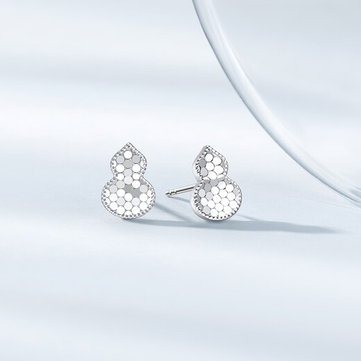 Chao Acer Boya Hulu Fulu platinum earrings for women PT950 mirror flash earrings gift, priced at 300 yuan, 2.05g, one pair (free silicone ear plugs)