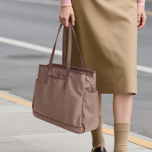 Sac à bandoulière de golf (golf) pour femmes Sac fourre-tout de grande capacité à trois couches de 14 pouces sac à eau sac à eau pour femmes