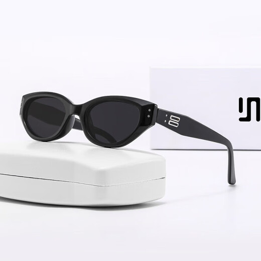 2025 Neues GM Retro Polarisierte Katzenauge -Sonnenbrille für Frauen, schlanker kleiner Rahmen, europäische und amerikanische Straßenaufnahme Heiße Mädchen Sonnenbrille 857 Schwarzer Rahmen graues Blatt [Glassbox + Spiegeltuch]