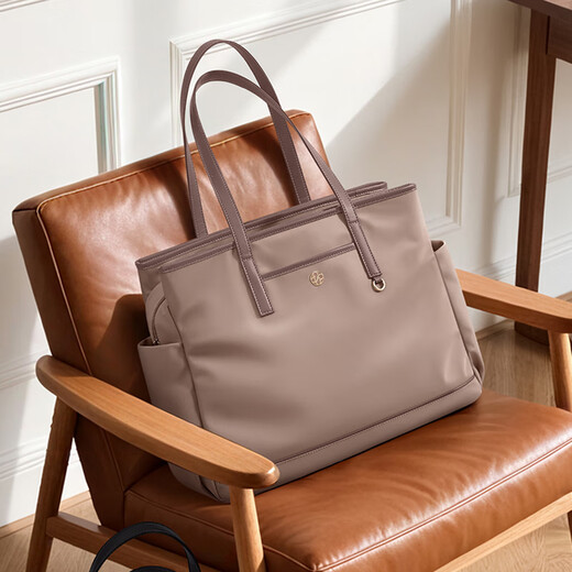Sac à bandoulière de golf (golf) pour femmes Sac fourre-tout de grande capacité à trois couches de 14 pouces sac à eau sac à eau pour femmes