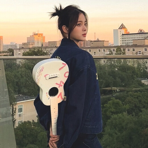 TOM欧阳娜娜联名款碳纤维尤克里里23寸初学者小吉他女生款1042U M1NA 23英寸