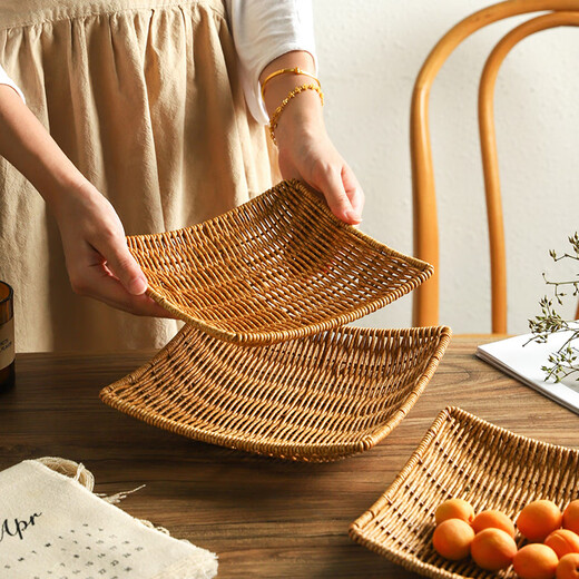 Retro Imitation Rattan Fruit Plate Snack Basket Square Dessert Plate Tray Living Room Coffee House Snack Basket Small Size (20CM*20CM)