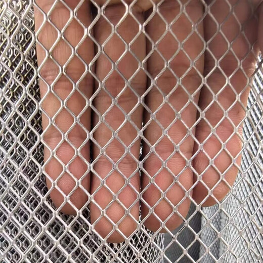 304 stainless steel mesh 304 stainless steel small hole diamond mesh steel wire mesh decorative mesh security anti-theft mesh steel plate galvanized steel plate 8*10 mesh-1.0 thick steel plate 60 cm wide-3 meters long (comes with cable ties and gloves)