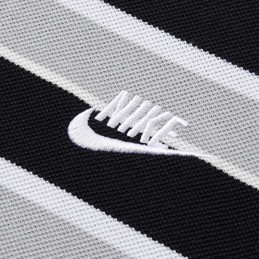 Nike (Nike) T-shirt masculin 2025 Spring and Summer Men's Short à manches à manches à manches à manches à manches courtes Tennis décontracté Coton Pure Coton Coton court à manches courtes FN3897-010 BRYLES NOIR / BLANCS S