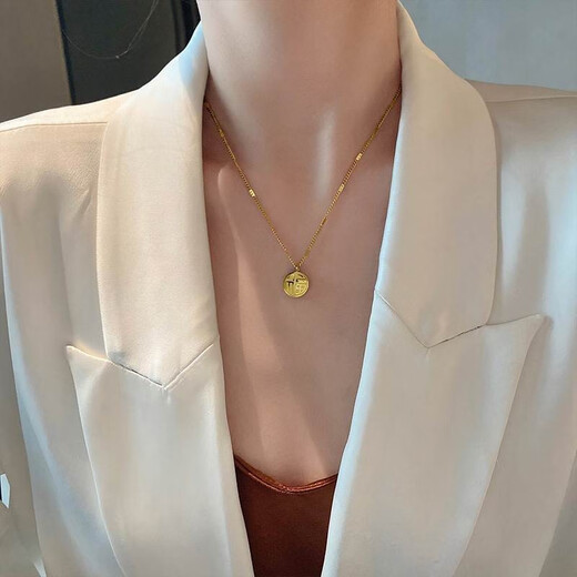 QUAMER old Phoenix store recommends good products. User experience. 18K color necklace for women with Fuxi brand double-sided clavicle chain. Double-sided Fuxi brand.