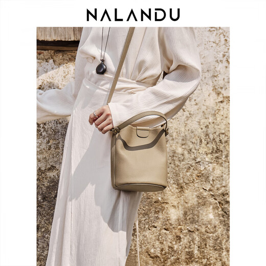 Nalandu Bag Women's 2025 Nouveau sac de seau Bodet Women's Fire Commuter beau Single épaule Crossbody Bag Sac pour femmes Elephant Gray_ [Cowhide] [+ Wife + Besttie + Women
