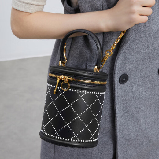 Calvin Klein Chaîne de diamant à la mode Polyuréthane polyuréthane Small CK Sac Bodet portable Sac à corps cross