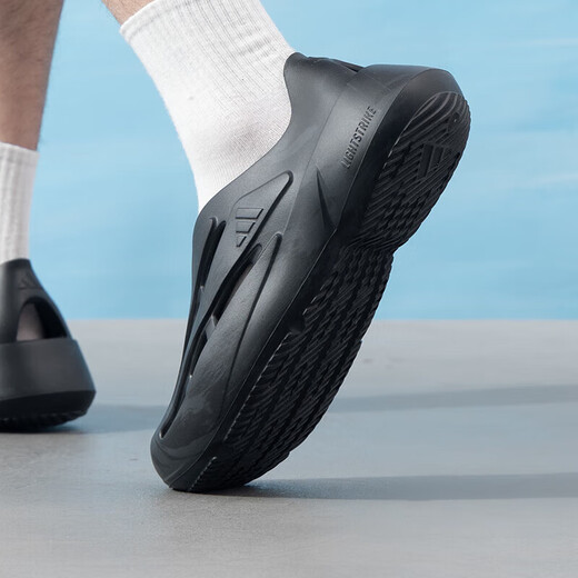 Adidas Sandals Chaussures masculines Chaussures pour femmes 2025 Été Nouveau couple Chaussures de trou de sport extérieur Sandales décontractées JH7039 42