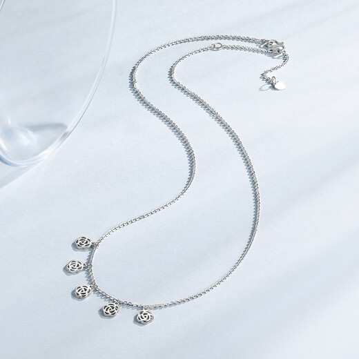 Chao Acer Platinum Camellia Platinum Necklace PT950 Set of Platinum Necklaces as a Gift for Your Girlfriend Priced at RMB 520 3.8g, Chain Length Approximately 40cm + Extension Chain
