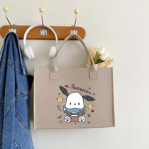 Yunluo ins felt bag handbag cartoon birthday 100-day banquet gift souvenir shopping bag doll girl small bag oatmeal color Pacha dog style single piece small size 23*23*12