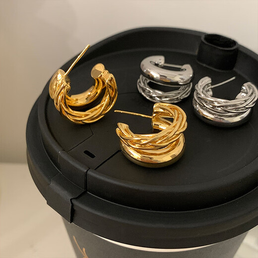 French retro high-end earrings, feminine commuter earrings, simple semicircular hollow line heavy earrings, gold