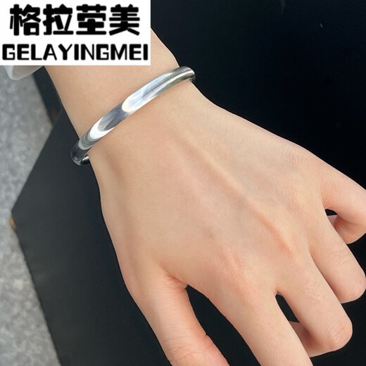 Gralammei pt950 platinum sparkling cat eye fixed mouth bracelet as a gift for your girlfriend. Platinum jewelry bracelet, fashionable and simple. 54 rings of gold weighing about 22.5g.