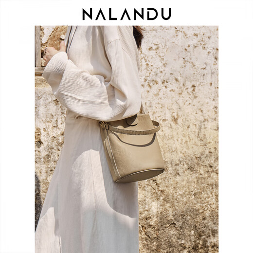 Nalandu Bag Women's 2025 Nouveau sac de seau Bodet Women's Fire Commuter beau Single épaule Crossbody Bag Sac pour femmes Elephant Gray_ [Cowhide] [+ Wife + Besttie + Women