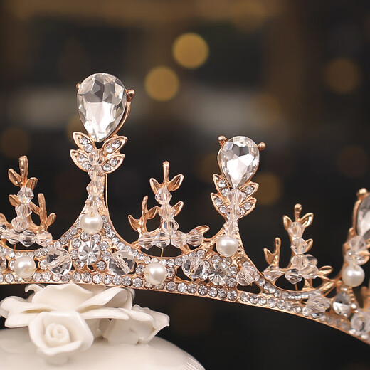 Dingjing Birthday Crown Headband Light Luxury Women's 2025 New Hair Grotto Headband High-end Headwear Birthday Gift for Girlfriend